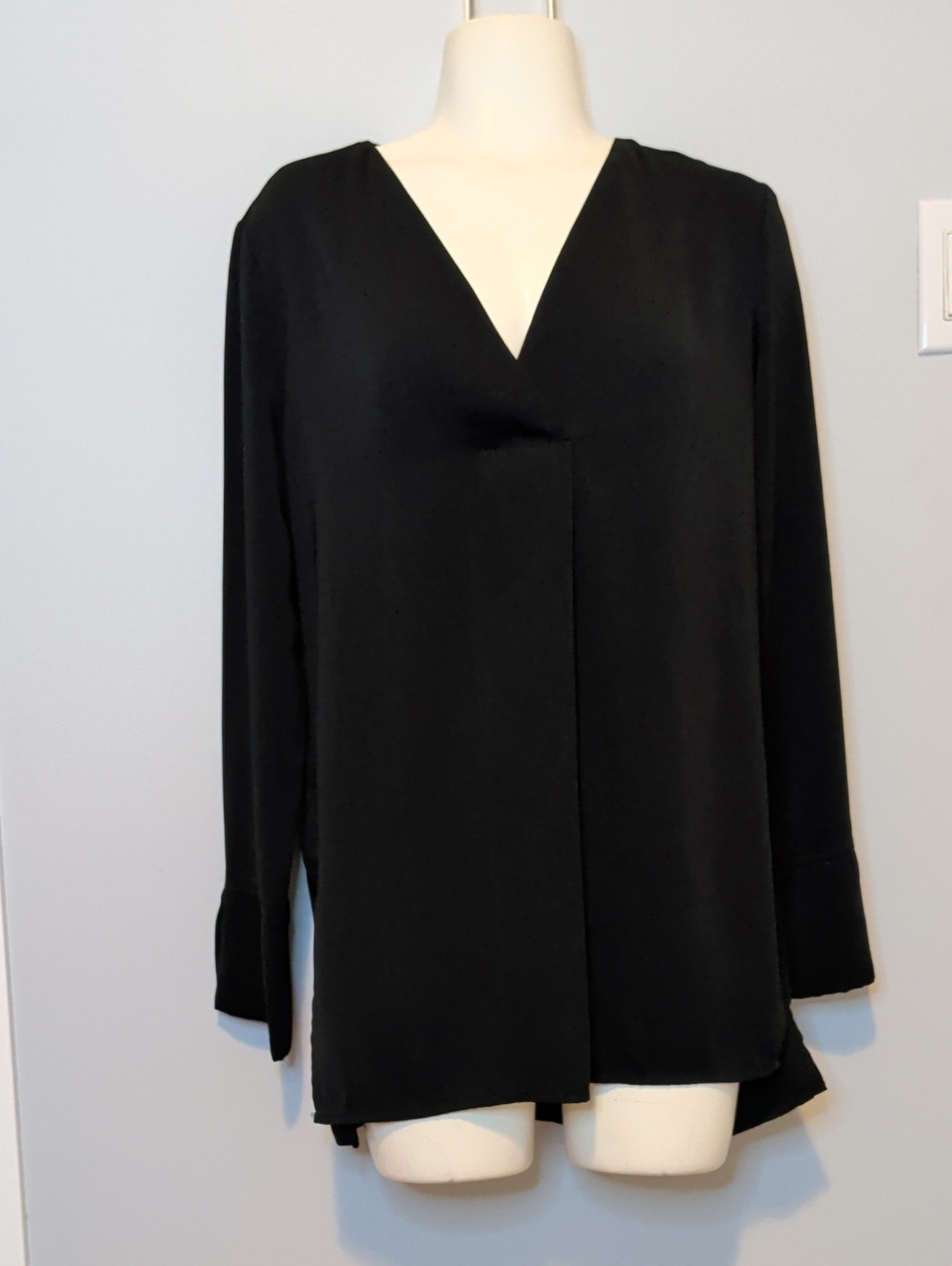 Joe Fresh Black V-Neck Long-Sleeve Tunic Blouse